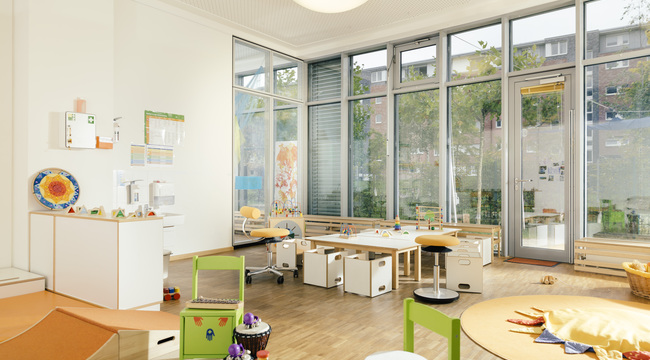 Carousel_empty-play-and-learning-room-in-kindergarten-2024-09-18-15-47-00-utc