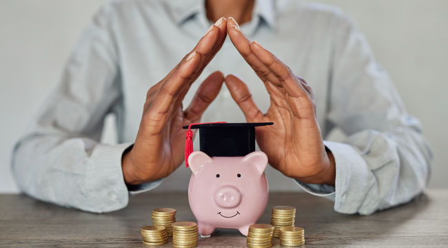 Carousel_student-loan-and-money-savings-for-university-2025-01-09-10-16-33-utc