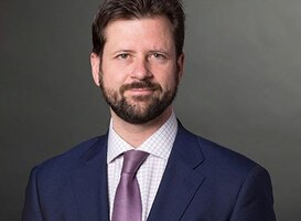 Michal Bobek ontvangt eredoctoraat van de Open Universiteit