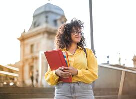 Vrouwen halen veel vaker hun diploma tijdig dan mannen