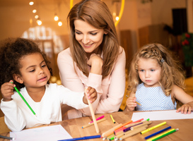 Tijdelijke subsidieregeling voor groepshulpen in de kinderopvang