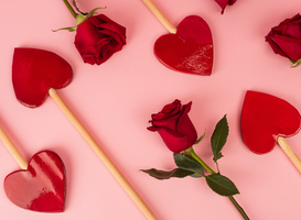 Martinuscollege in Grootebroek pakt traditie van Valentijnsrozen weer op