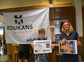 Eerstejaars Aeres VMBO Velp halen 949 euro op voor EduKans