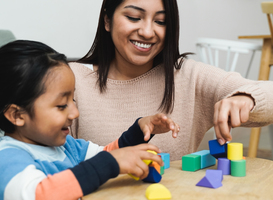 Kinderopvang mag medewerkers in opleiding langer inzetten