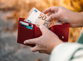 Helft van de Nederlandse studenten komt maandelijks geld tekort
