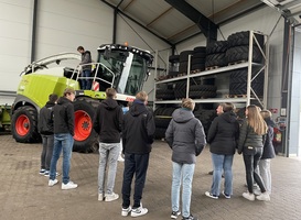 Vmbo'ers proberen verschillende beroepen uit tijdens Sector Roadshow