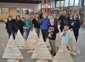 Scholieren halen bijna 3000 euro op voor Voedselbank Midden-Groningen