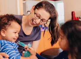 Groot gedeelte kinderopvangmedewerkers voldoet aan nieuwe taaleis