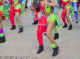 Achtstegroepers bouwen mee aan wagen voor carnavalsoptocht
