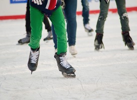 Student uit Groningen verbreekt wereldrecord 24 uur lang schaatsen