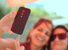 Advies kabinet: pas in groep acht eigen smartphone, social media vanaf 15 jaar