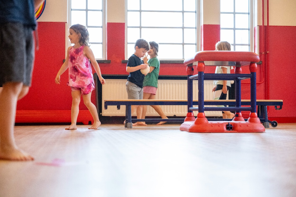 Kinderopvang, gemeente en gymnastiekvereniging gaan samen voor herinrichting oude turnhal